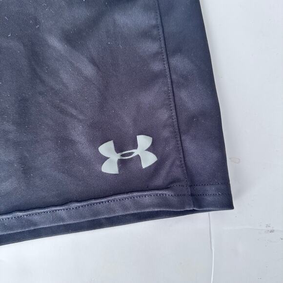 Under Armour Shorts - Picture 2 of 4